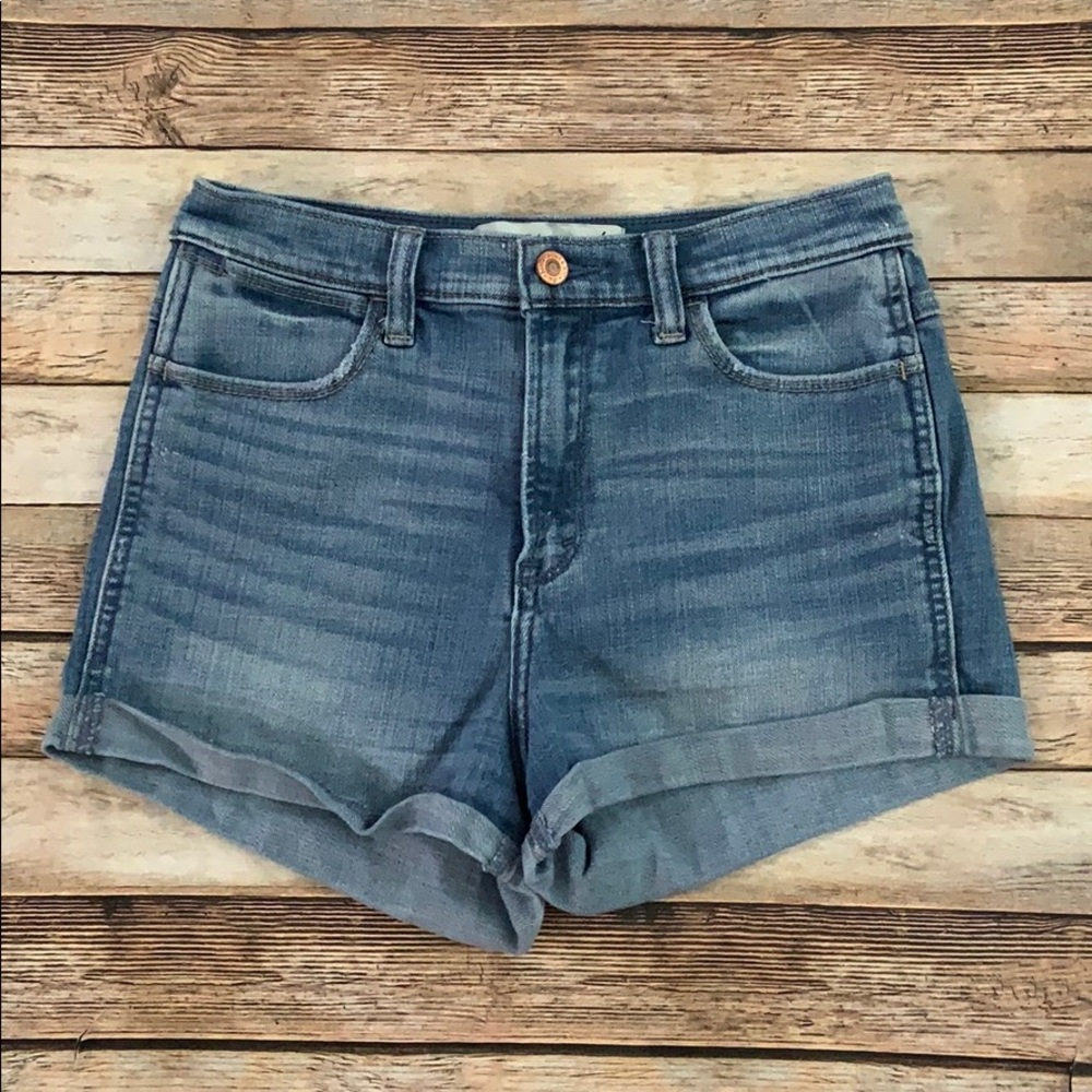 Abercrombie & Fitch High Rise Short